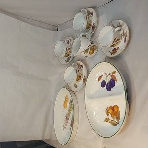 ROYAL WORCESTER EVESHAM  (ring holder) ORIGINAL 1960'S GREEN & GOLD FINE CHINA